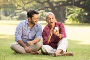 8 WAYS TO CARE FOR AGEING PARENTS IN TODAY